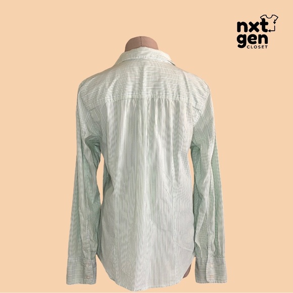 Old Navy Women’s Perfect Fit Button Down Blouse - Picture 2 of 5